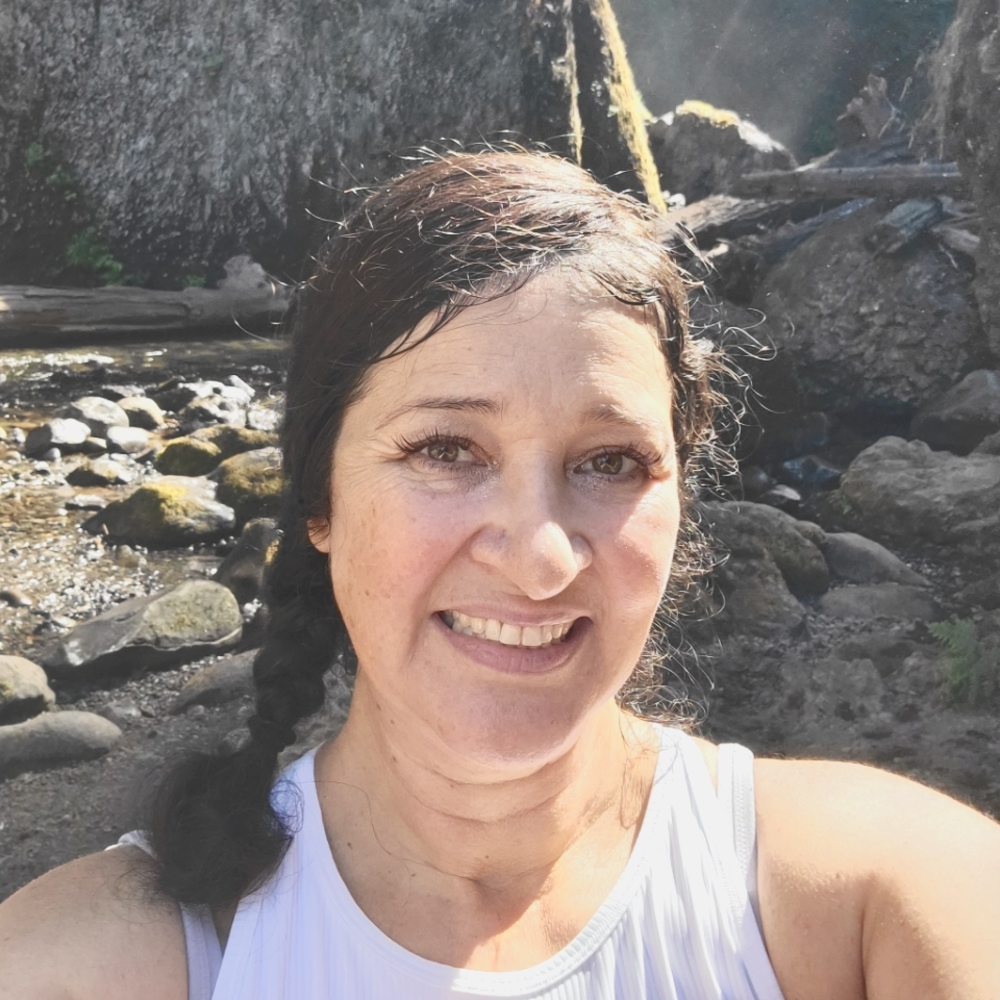 Meet your Posher, Lina